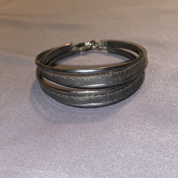 Miscellaneous Vintage Costume Jewelry Bundle Hoops and Bangles - Picture 4 of 14